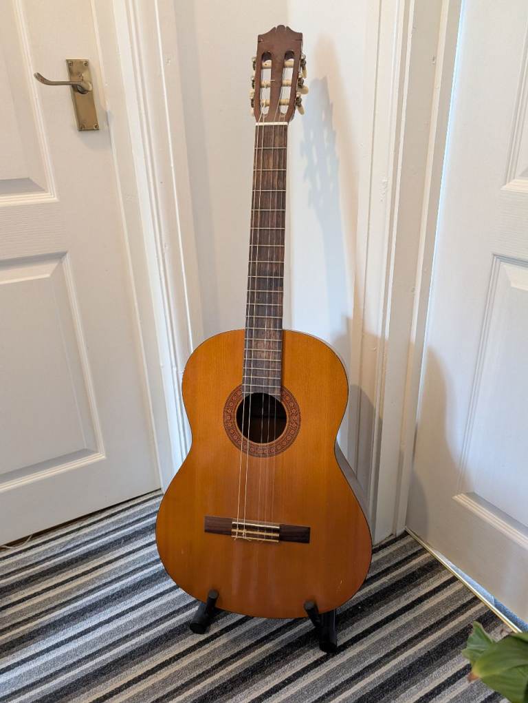 Yamaha C40 Classical Guitar 