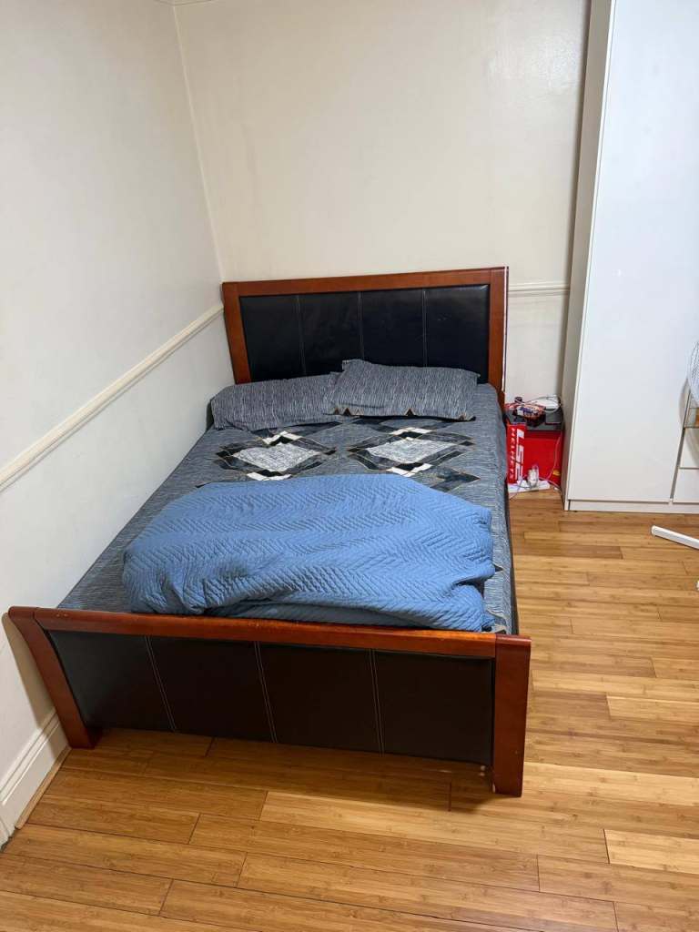 DOUBLE  ROOM  IN  ILFORD  AVAILABLE  ON  SEVEN  KINGS  ROAD  IG3 8DQ