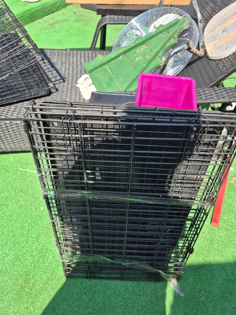 2 puppy cages