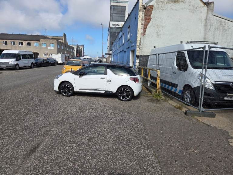 Citroen, DS3, Hatchback, 2013, Manual, 1560 (cc), 3 doors