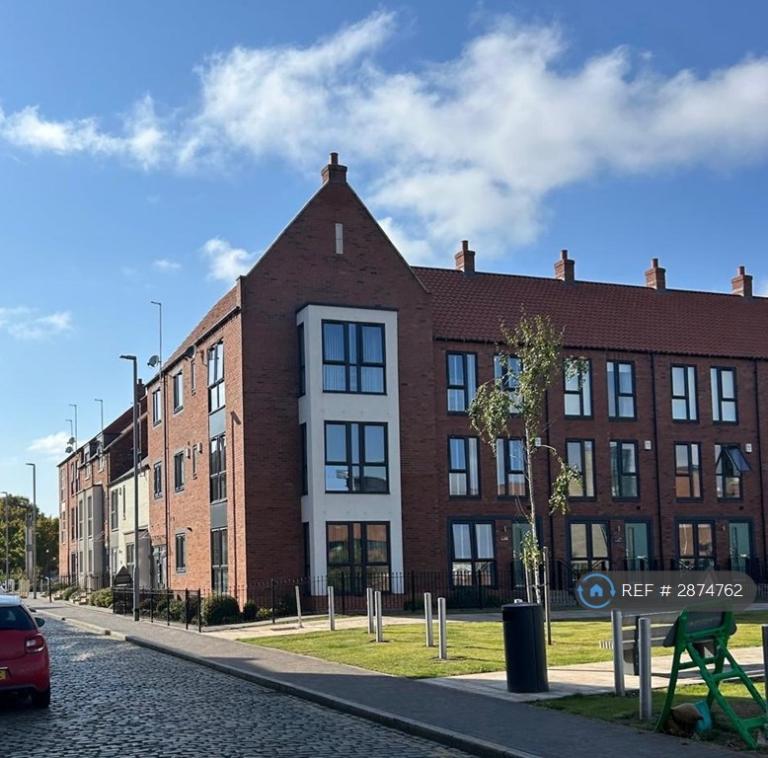 2 bedroom flat in Blanket Row, Hull, HU1 (2 bed) (#2874762)