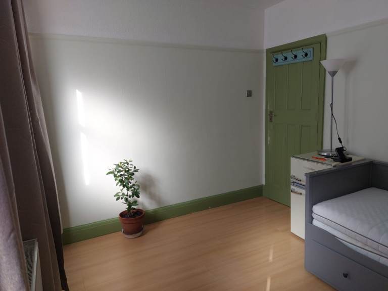 Furnished room for rent 