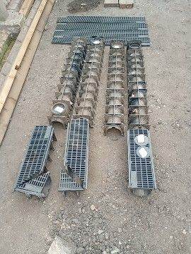 "Reclaimed"   Clarke channel drain with grid product no.  422/96  4 x 1 metre lengths.