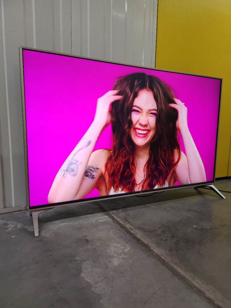 Exceptional 50" LG Nanocell 4k Smart Ultra UHD QUANTUM HDR Led WiFi TV with Stand and Remote £180