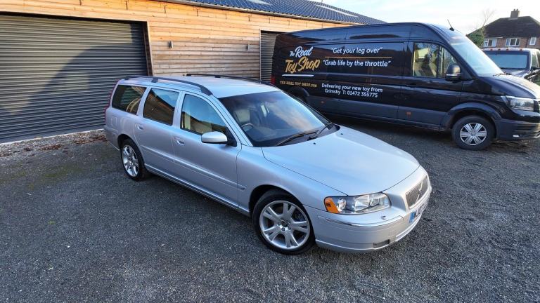 2007 Volvo V70 D5 Se auto 185 BHP,63k FSH ,timing belt just done ,Classic estate