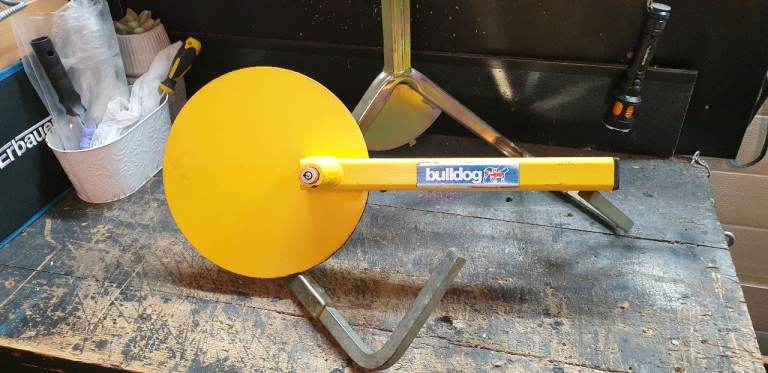 Bulldog DC400 Wheelclamp.