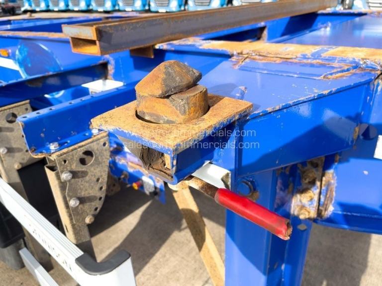 DENNISON SLIDING SKELETAL TRAILER 