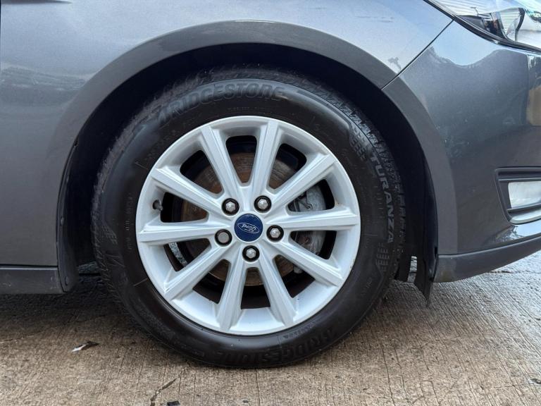 2015 Ford Focus 1.0T EcoBoost Titanium Euro 6 (s/s) 5dr HATCHBACK Petrol Manual