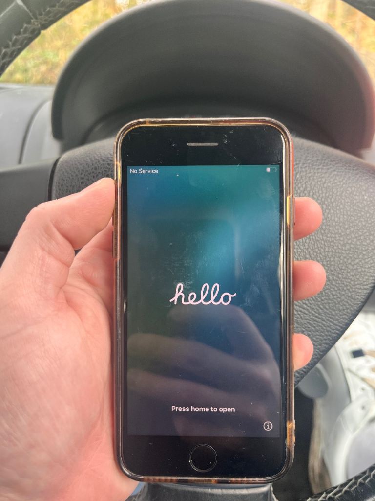 iPhone SE good condition 