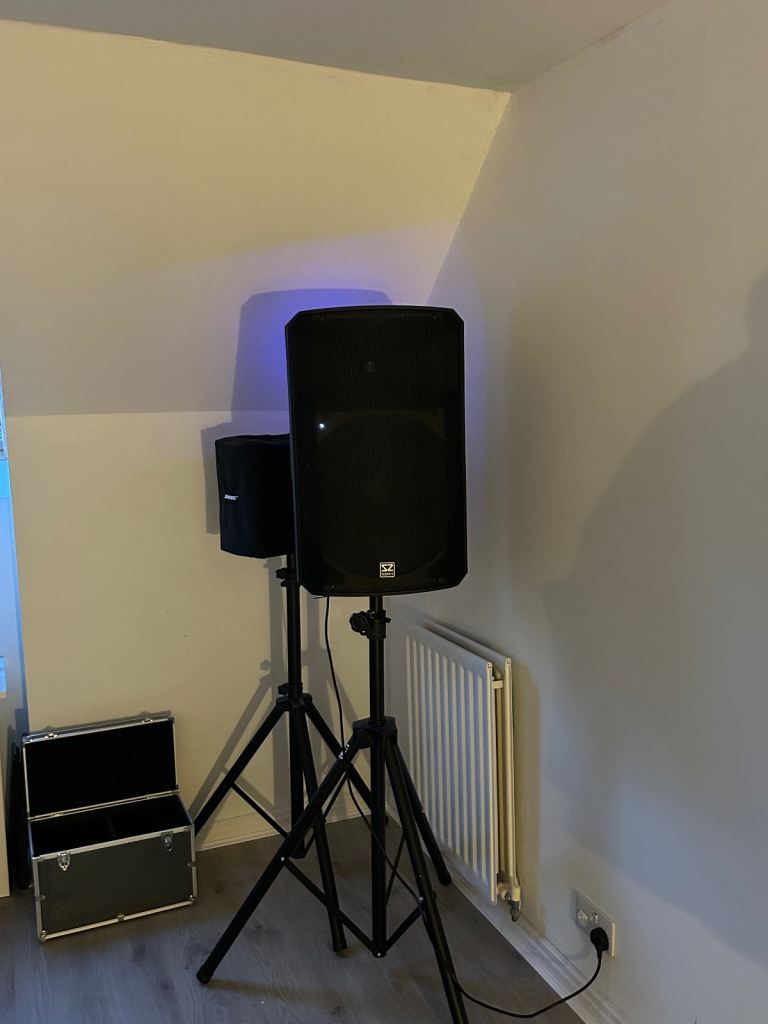 SubZero Active PA Speakers with Stands and Case – Good Condition