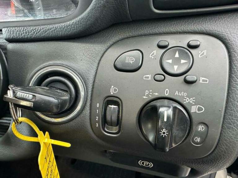 2003 Mercedes-Benz C Class 1.8 C180 Kompressor Elegance SE 4dr Petrol Automatic