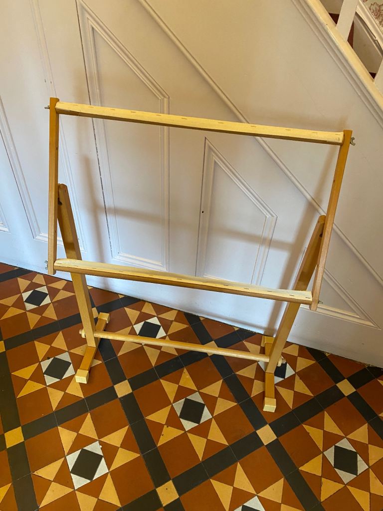 Adjustable Cross Stitch Embroidery Stand