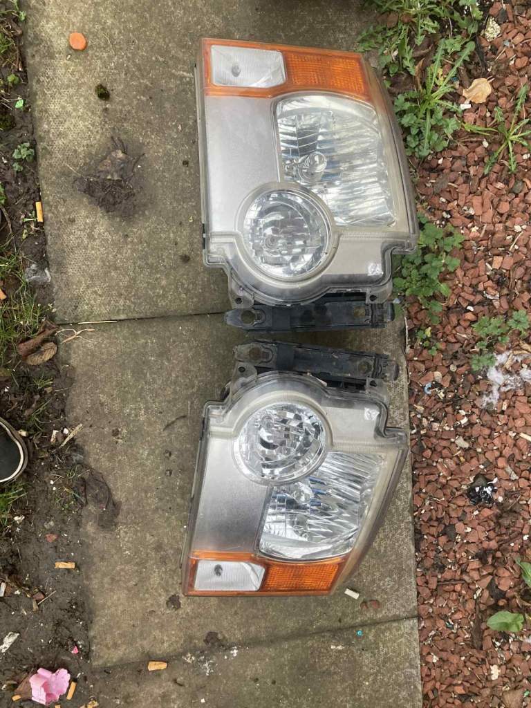 Landrover head lights 