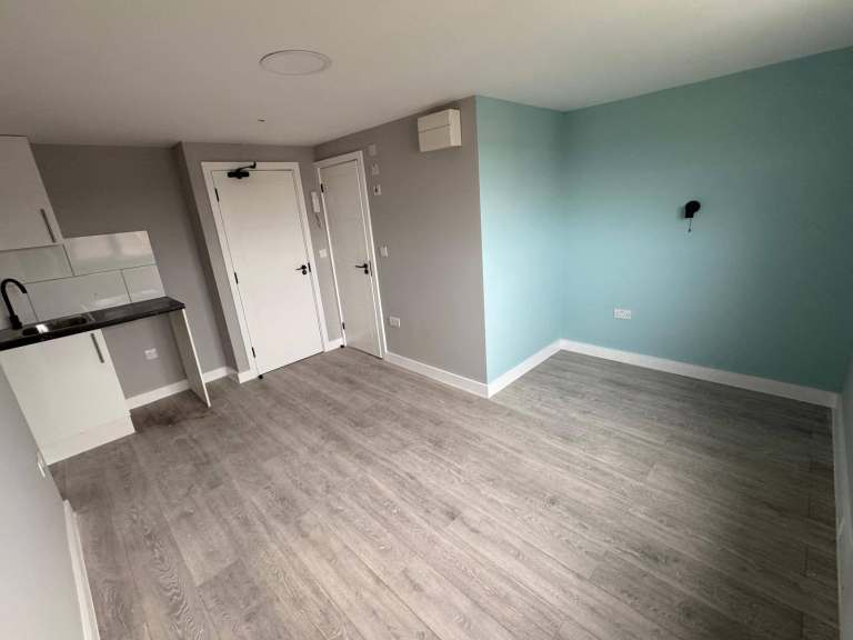 NO DEPOSIT! Brand new studio with a shared kitchen