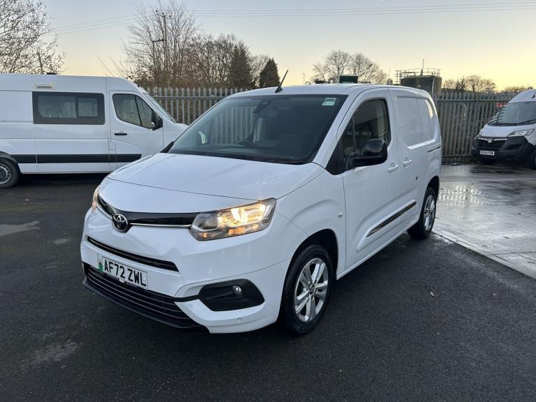 TOYOTA PROACE CITY 1.5 BlueHDi 100BHP Design SAT NAV AIR CON White Manual Diese