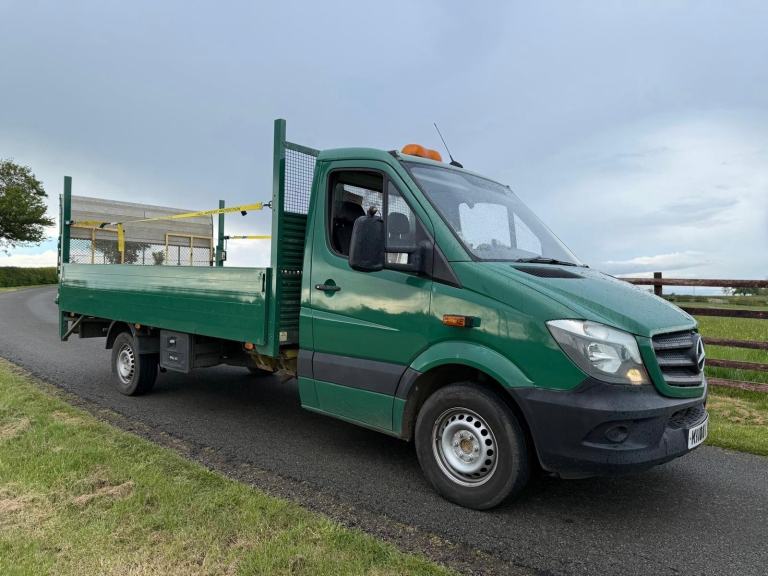 2015 Mercedes-Benz Sprinter dropside with tailift 