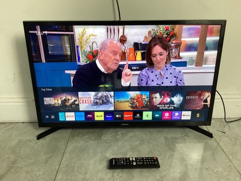 Samsung 32” Smart 4K LED TV with WiFi & Apps – Great Condition – £100