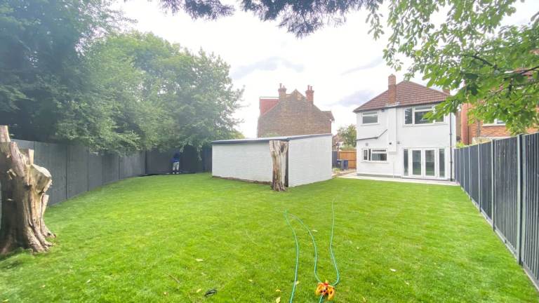 Stunning Newly Refurbished 3 Bedroom Detached Home with Huge Private Garden & Garage – Tooting