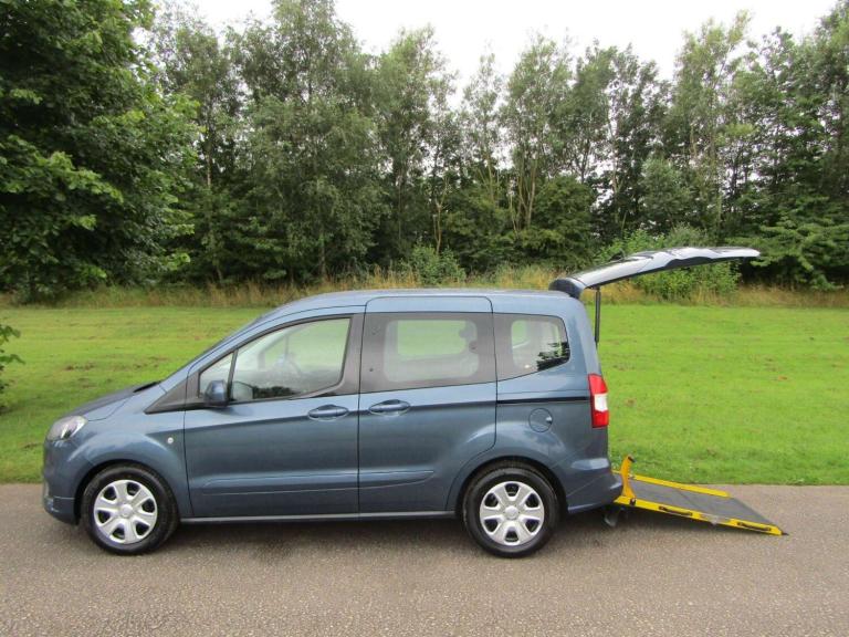 2020 Ford Tourneo Courier 1.5 TDCi Zetec 5dr MPV DIESEL Manual