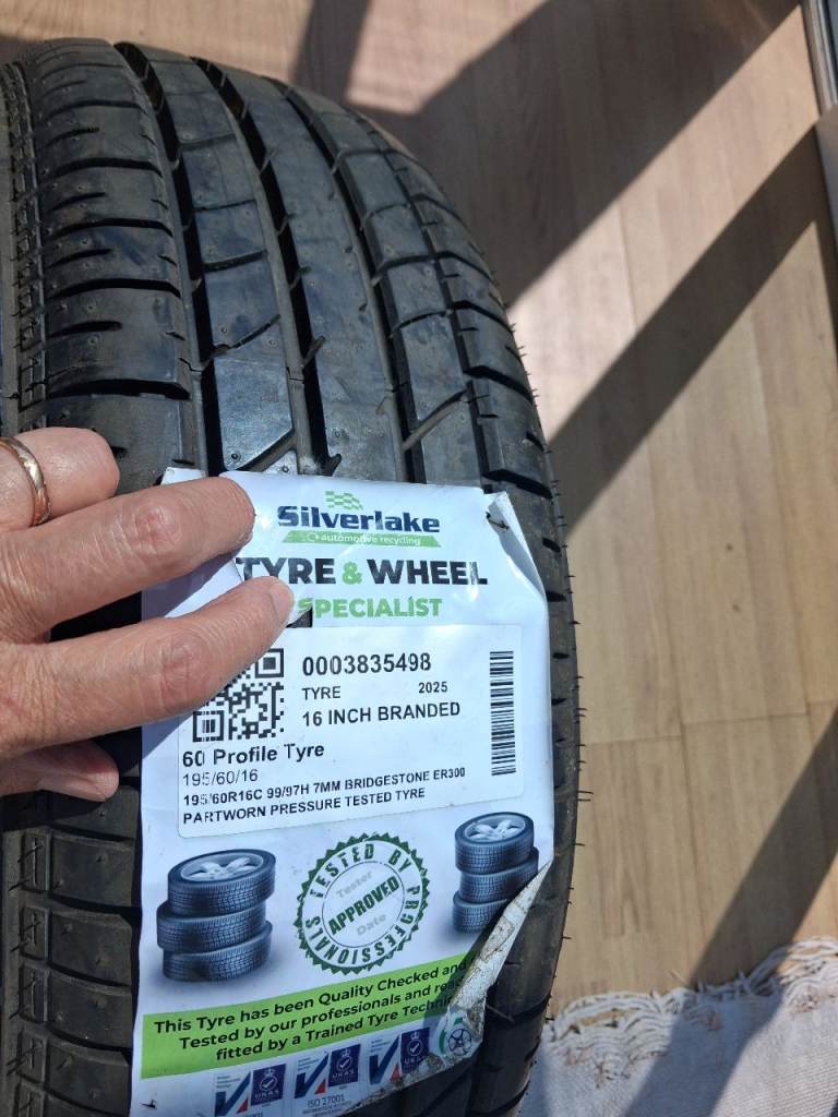 Bridgestone Tyre ER300 195/60/16. Lots of tread (7mm) £30