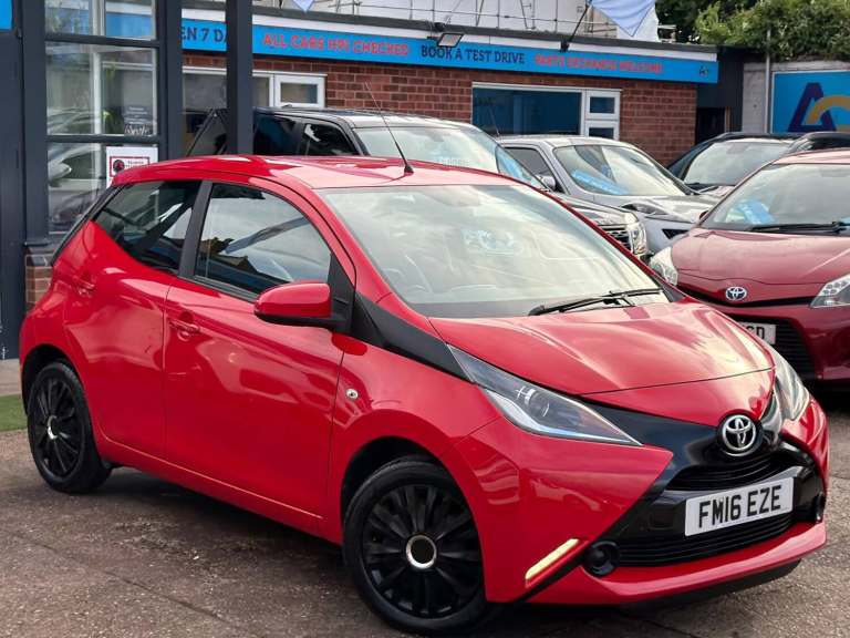 2016 Toyota AYGO 1.0 VVT-i x-play Hatchback 5dr Petrol Manual Euro 6 (68 ps) HATCHBACK Petrol Manual