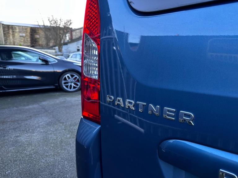  Peugeot Partner Tepee 1.6 HDi Tepee S EGC (s/s) 5dr Diesel Automatic