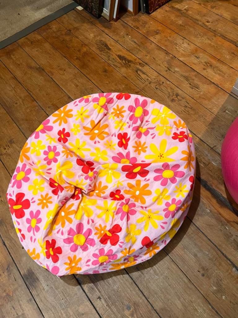 Colorful puff flower pattern 