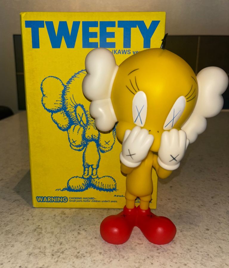 Tweety Kaws Figure 24cm Rare Box 
