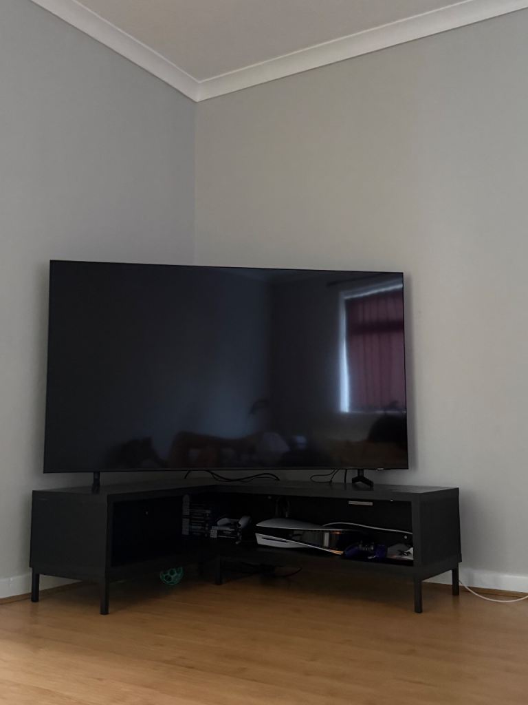 TV UNIT FREE ***ONLY TV STAND***