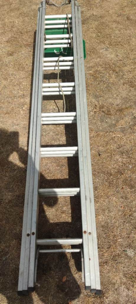 Aluminium Extension Ladder – Good Condition