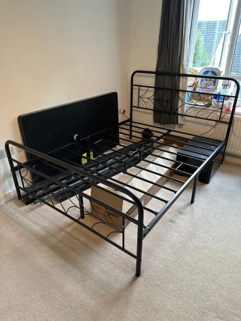 Double bed frame