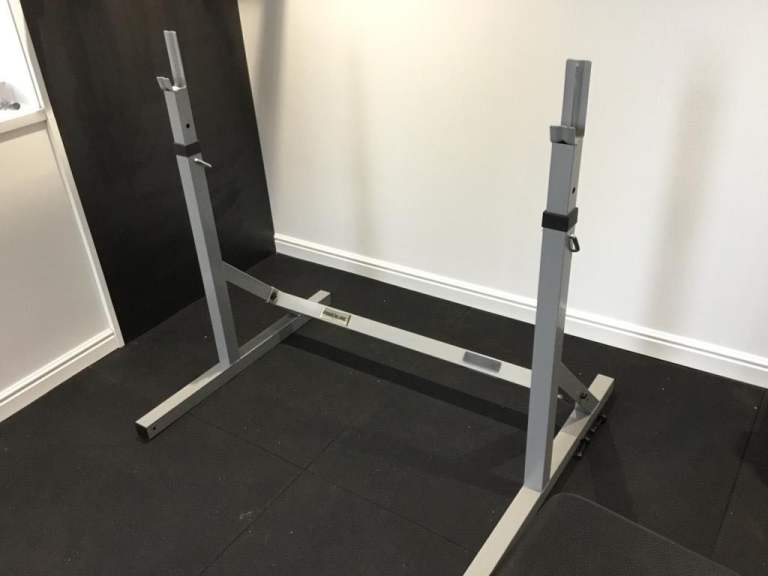 Squat rack