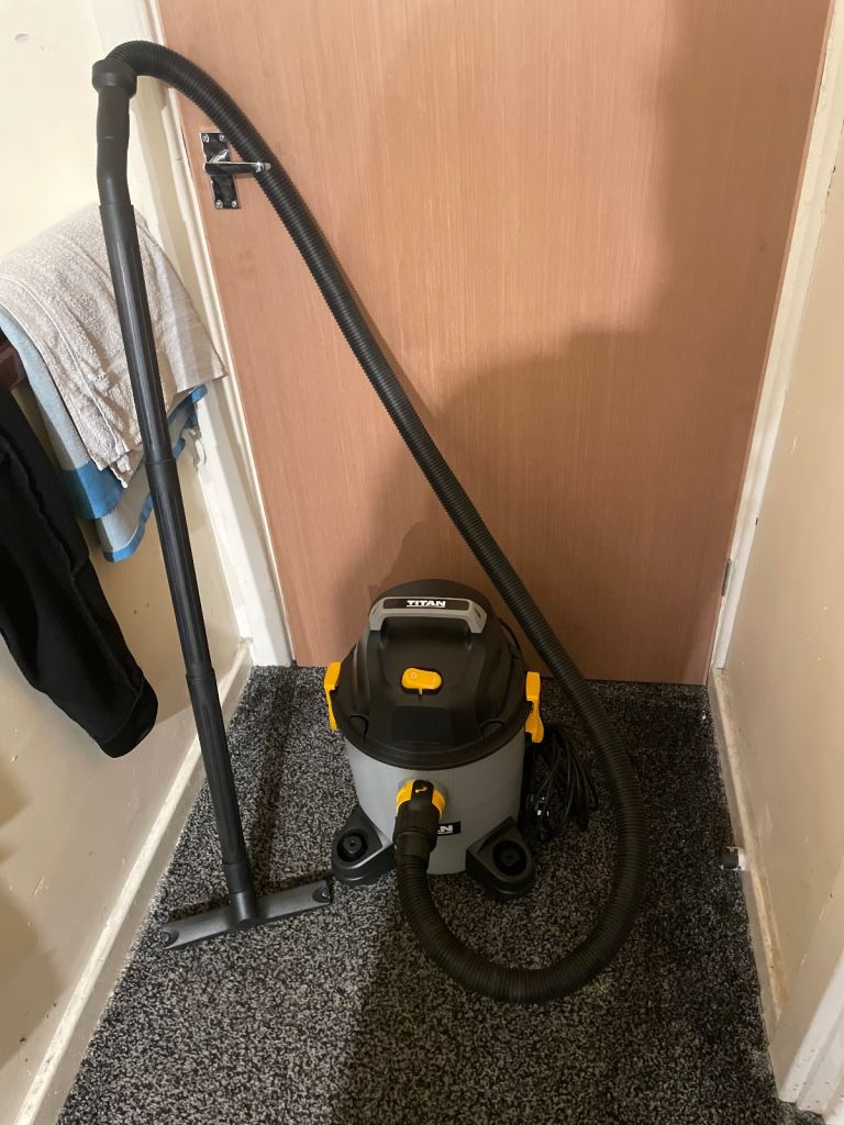 Titan wet & Dry vacuum cleaner 