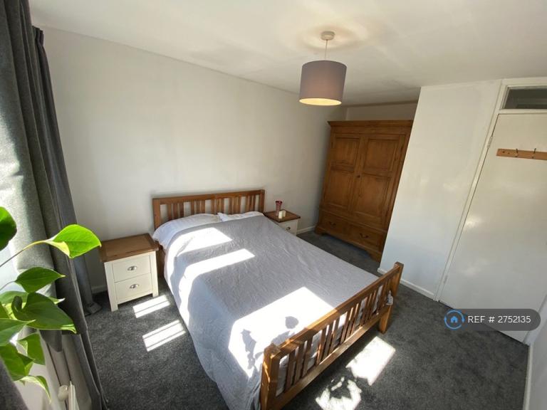 3 bedroom flat in Martlesham Walk, Manchester, M4 (3 bed) (#2752135)