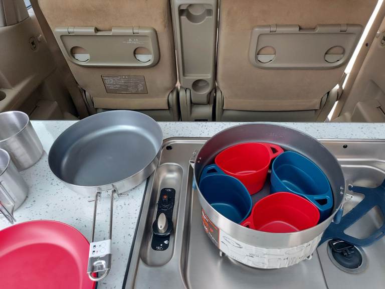 Nissan Serena Brown Mini Campervan 5 seater, 2007, 1990 (cc) really clean and nice 