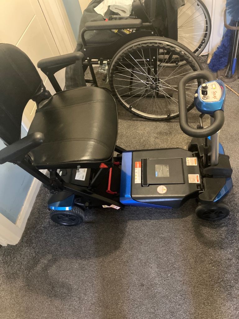 Electric folding scooter 