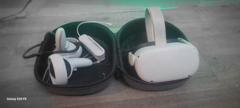 Quest Vr 2 *BARGAIN*