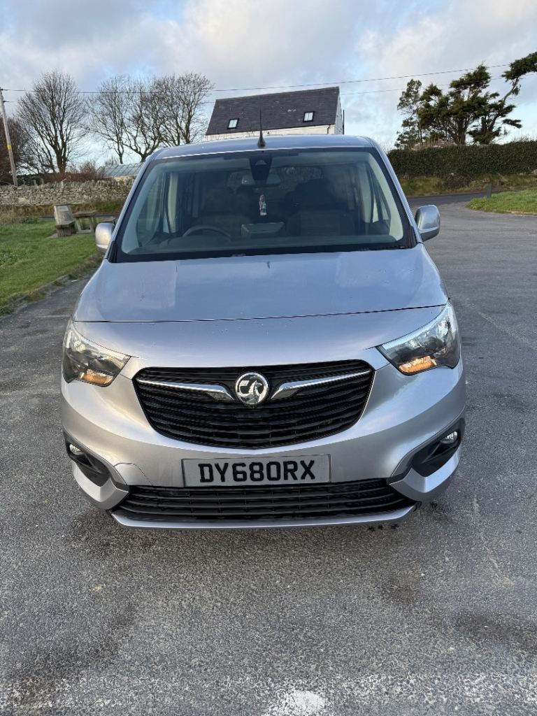 Vauxhall, COMBO LIFE, 7 seater same as the Berlingo Rifter and proace models