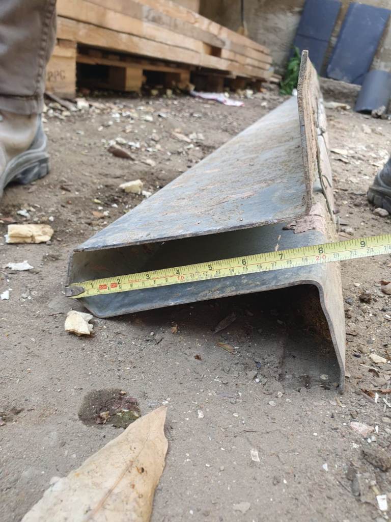 Cavity wall lintel