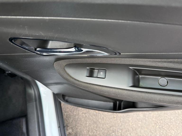 2017 Vauxhall Mokka X 1.4T Design Nav 5dr Auto HATCHBACK PETROL Automatic