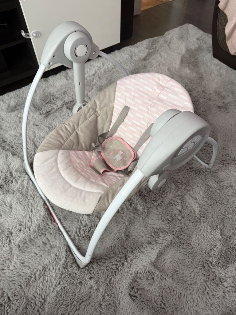 Baby swing 