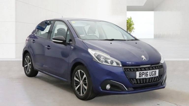 2016 Peugeot 208 1.2 PureTech XS White Hatchback Petrol Manual Euro 6 5dr - Just 12,522 Mile Hatc...