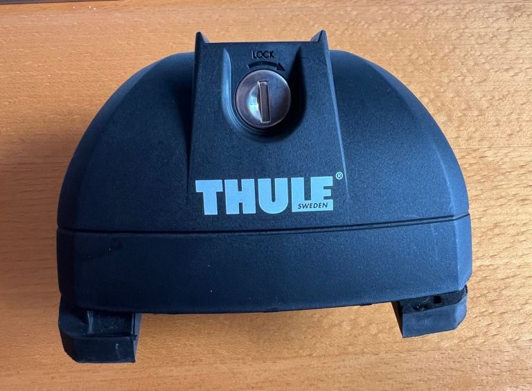 Thule roof bar feet for BMW