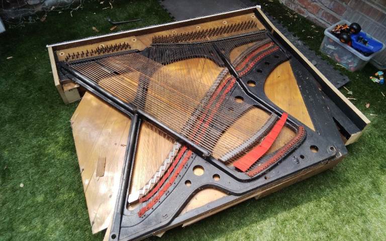 FREE: Upright Piano Cast Iron Harp / Frame (Upcycling Project – 120 x 140cm) Collection only 
