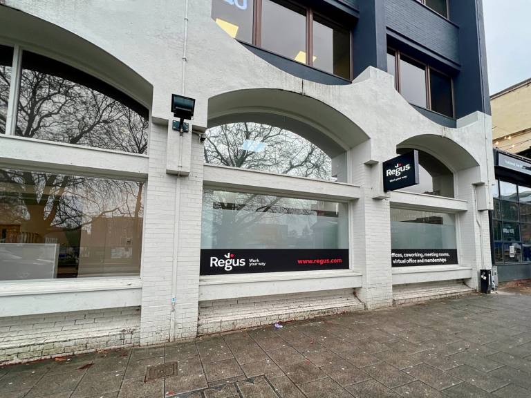 Coventry - CV1 2UR \ Office for Rent with 2 Workstations