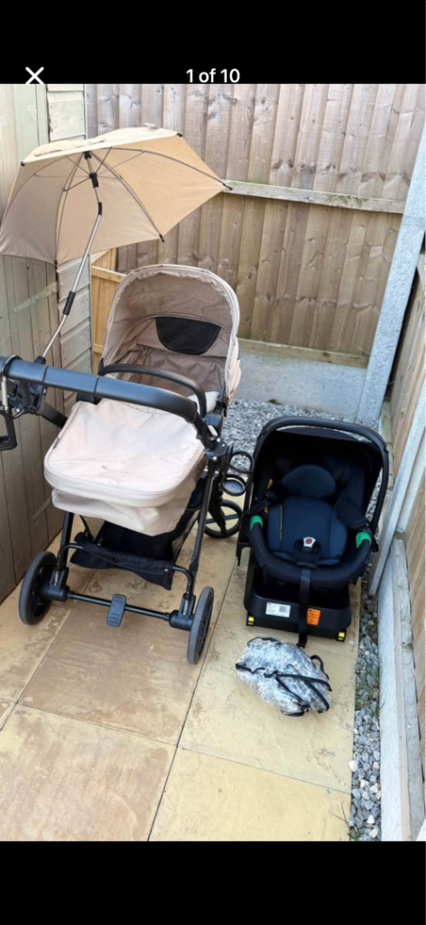 Kindercraft pushchair and car seat with base 