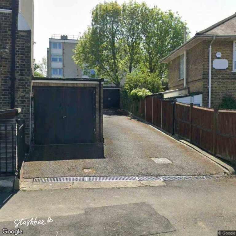 Garage to rent in London (SE15) | Stashbee