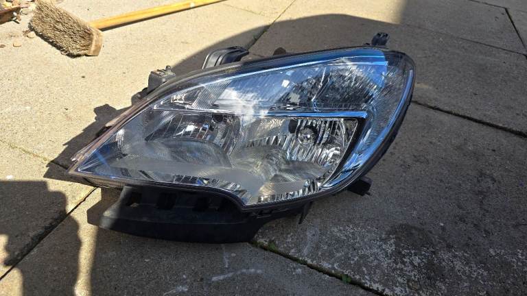 Vauxhall Mokka front headlights 2016