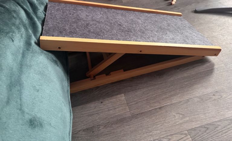Dog ramp with adjustable height 