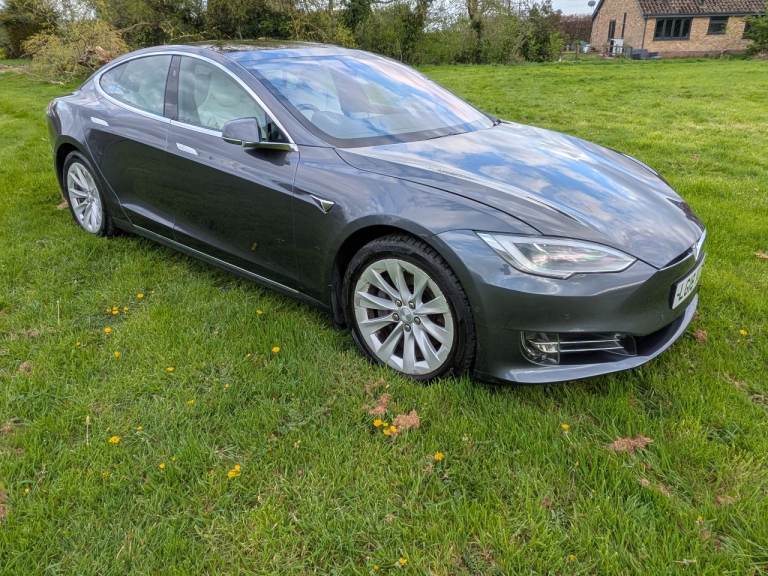 2018 Tesla Model S 75D in grey
